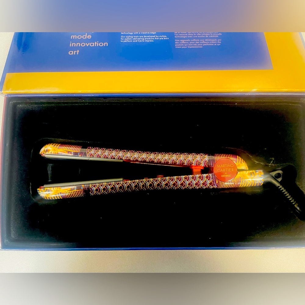 AMIKA MARTINO CARTIER CERAMIC FLAT IRON - Picture 6 of 10